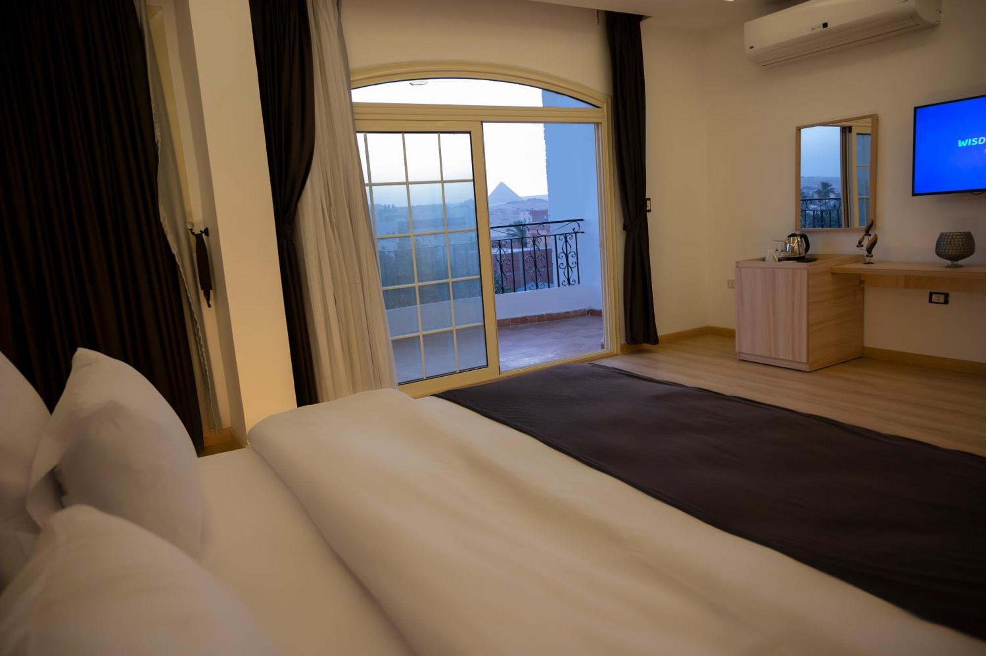 Palm Pyramids View Hotel Kafrat al Jabal Exterior photo