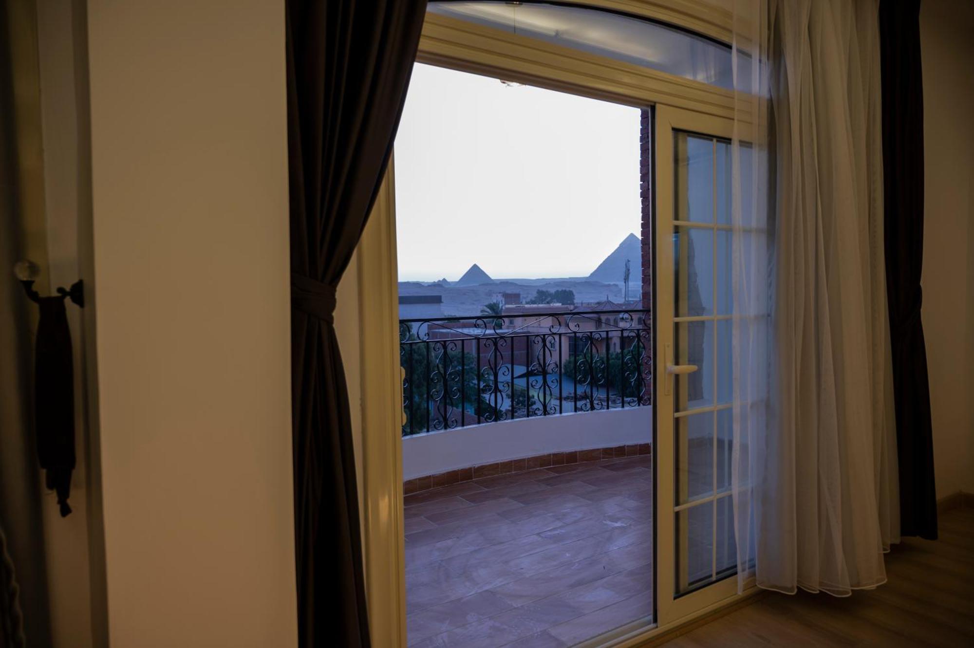 Palm Pyramids View Hotel Kafrat al Jabal Exterior photo
