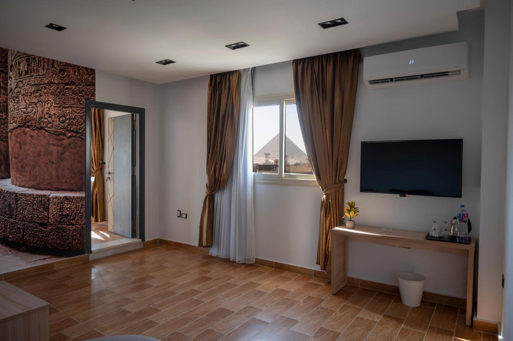 Palm Pyramids View Hotel Kafrat al Jabal Exterior photo